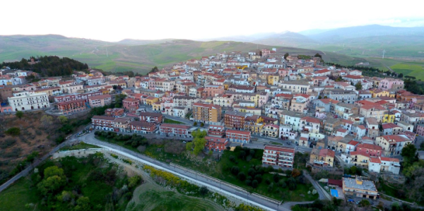 countries that pay you to move there